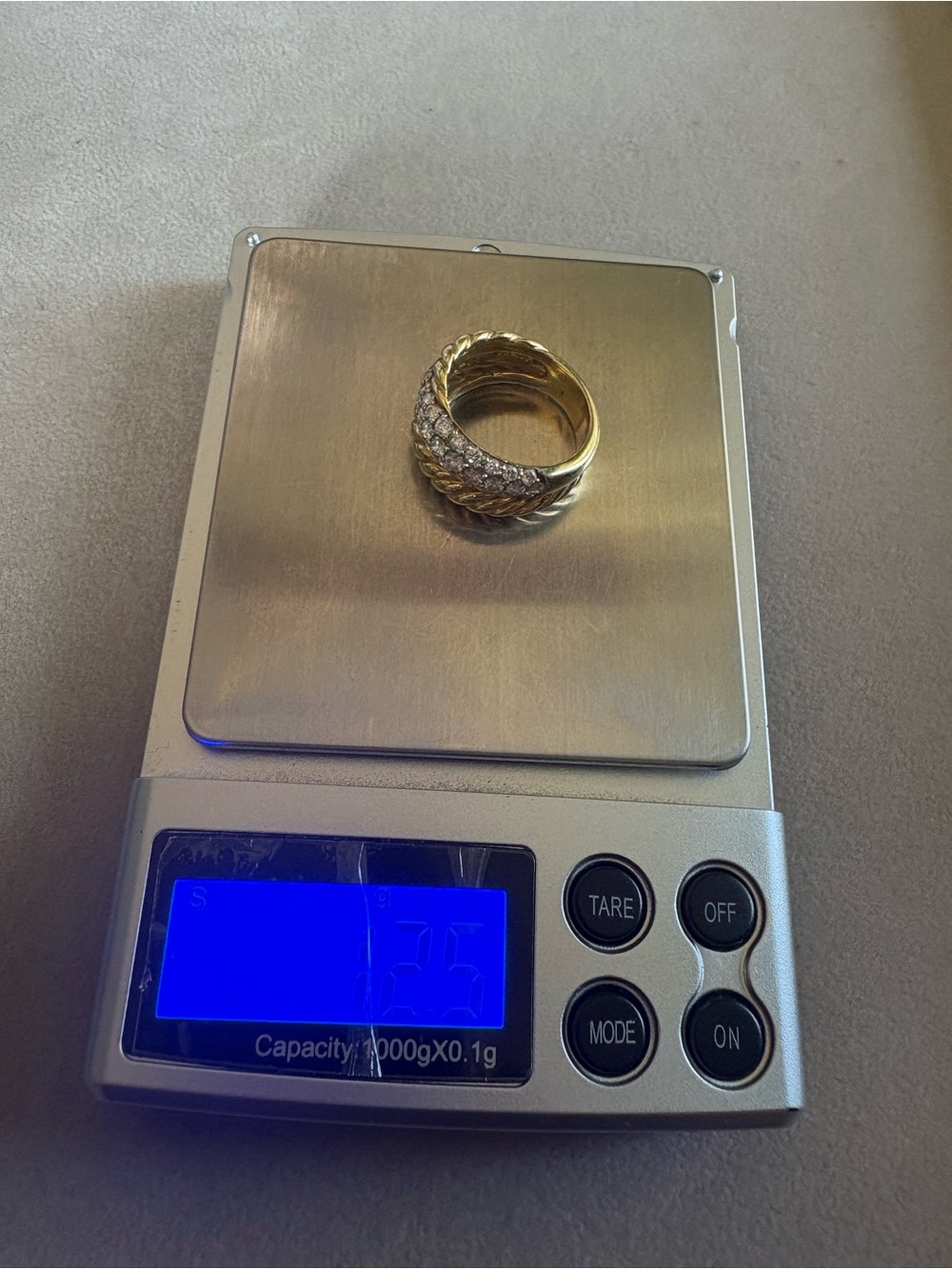 David Yurman 18K Gold Band Ring with Pavé Diamond - Picture 11 of 13